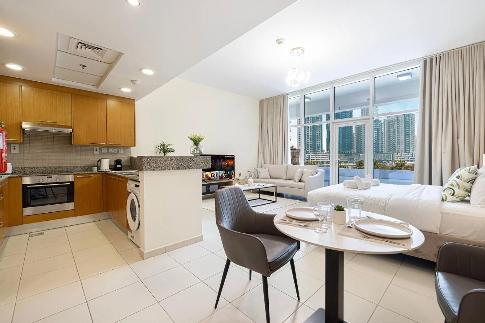 Juliushomes - Studio In Bay Square, Business Bay Dubai 아랍에미리트