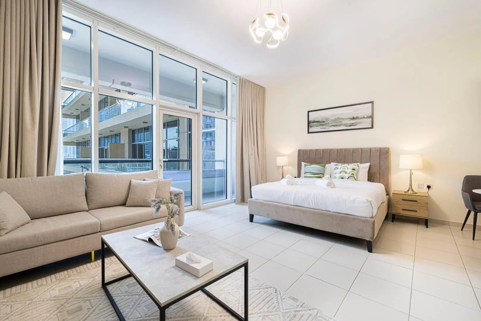 아파트 Juliushomes - Studio In Bay Square, Business Bay Dubai 아랍에미리트