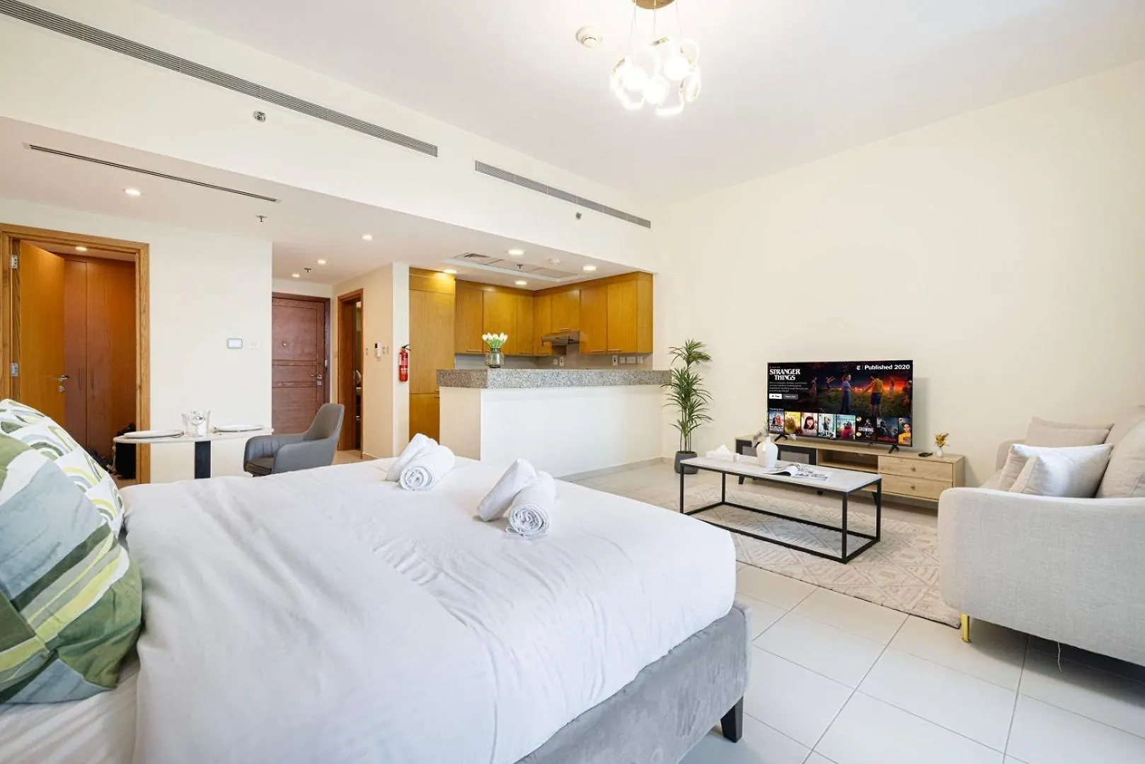 Juliushomes - Studio In Bay Square, Business Bay Dubai 아랍에미리트