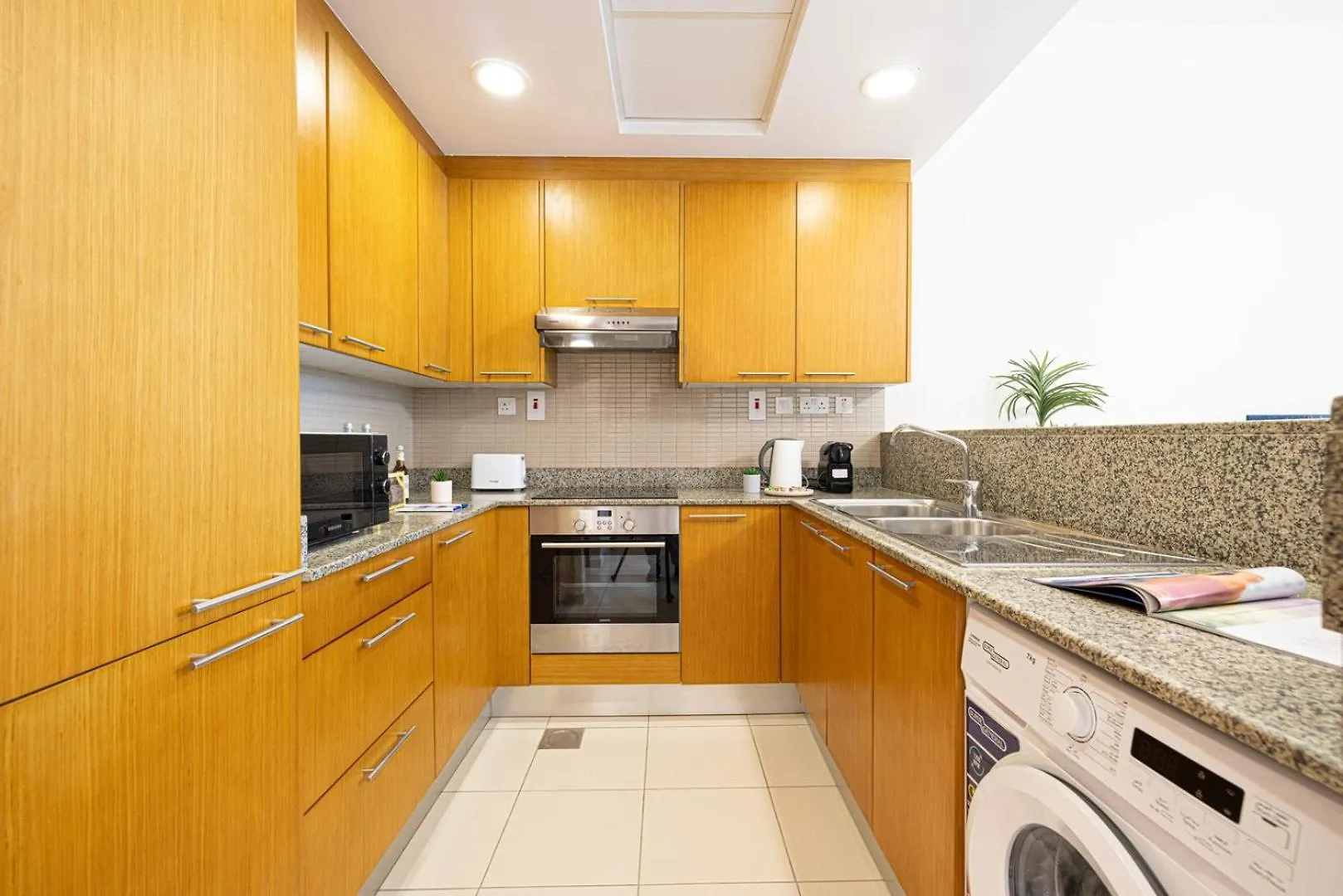 Juliushomes - Studio In Bay Square, Business Bay Dubai 아랍에미리트