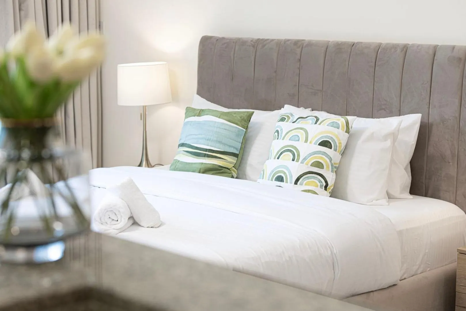 Juliushomes - Studio In Bay Square, Business Bay Dubai Apartment