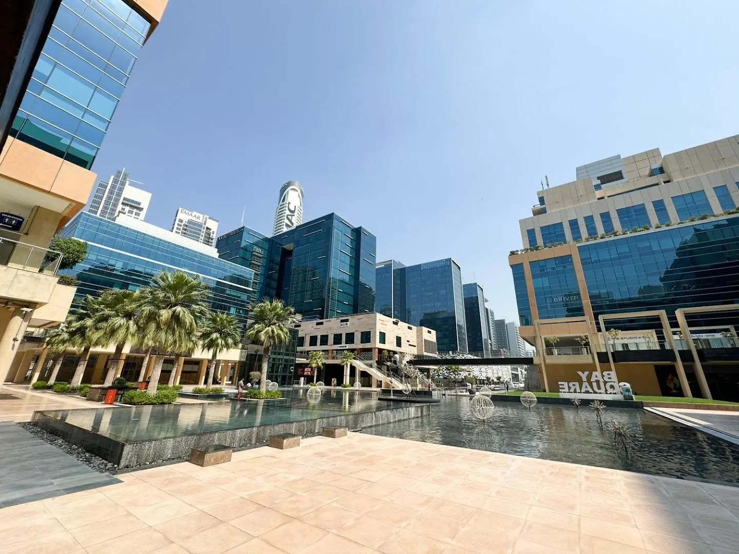 Juliushomes - Studio In Bay Square, Business Bay Dubai